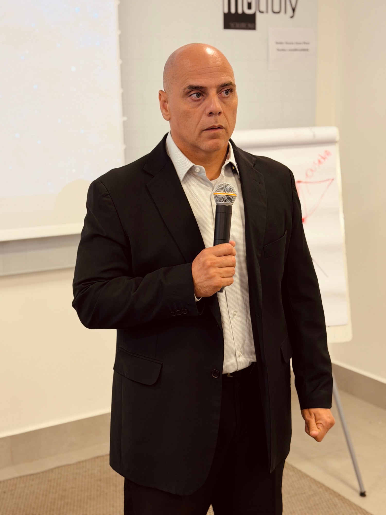 Prof. Rodney Ribeiro